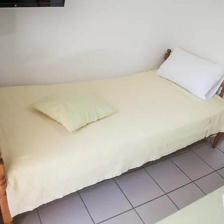 Summer Holidays * ניקיאנה